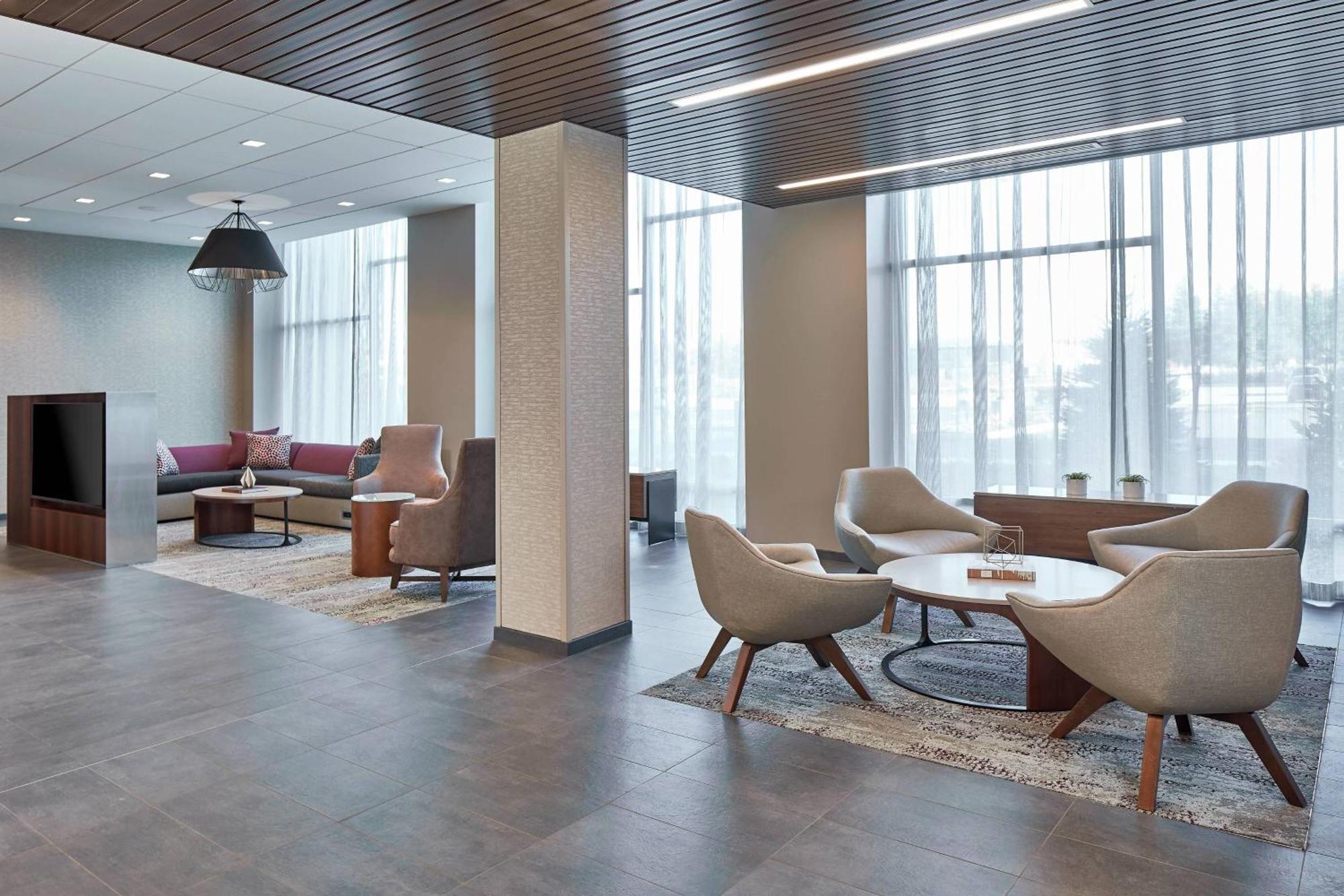 Courtyard By Marriott Airport 3*