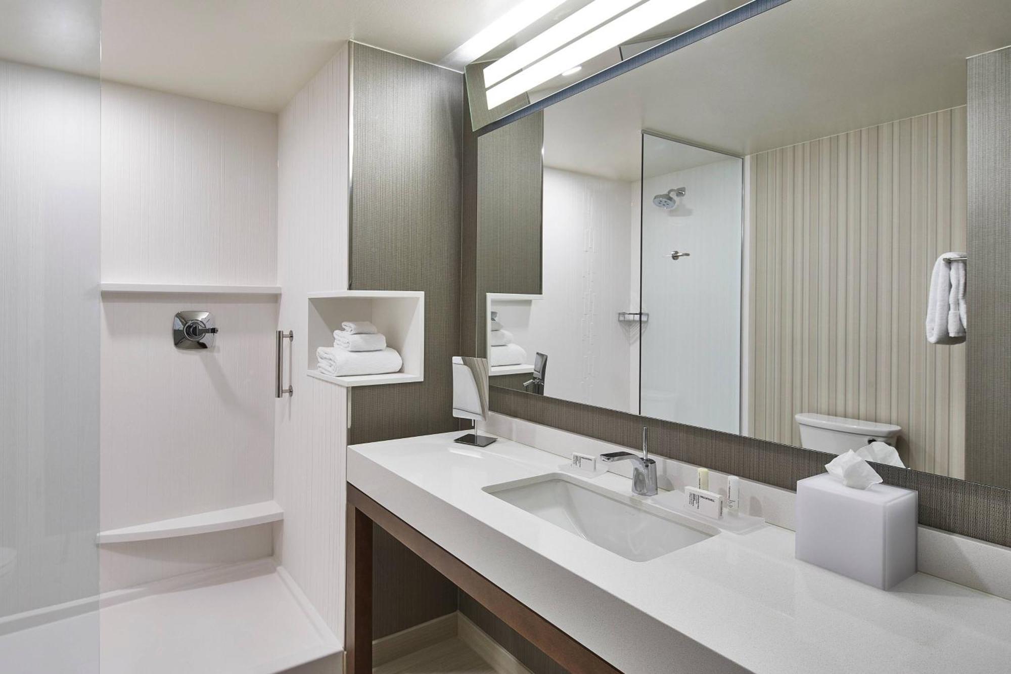 Courtyard By Marriott Airport Hotel 3*
